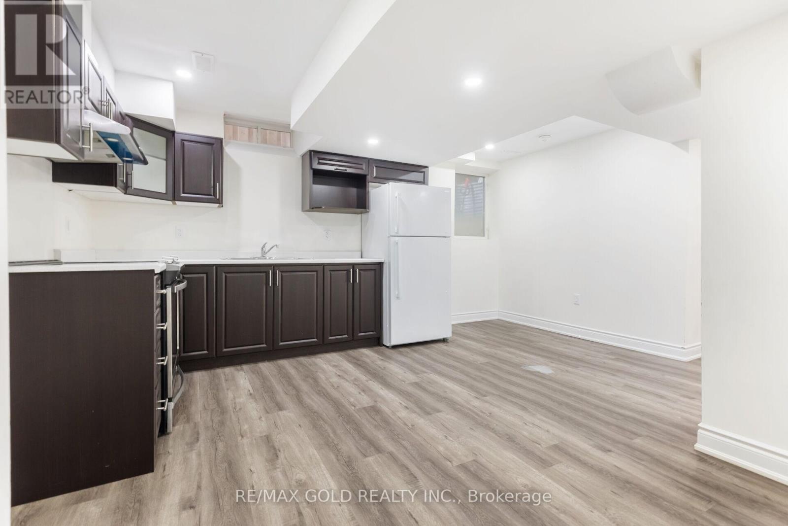 86 Humberstone Crescent, Brampton, Ontario  L7A 4C1 - Photo 45 - W12478903