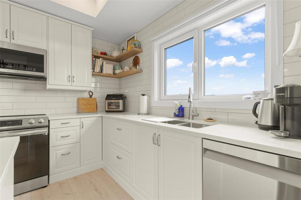 98 Seine River Crossing, Ste Anne, Manitoba  R5H 0A7 - Photo 11 - 202523170