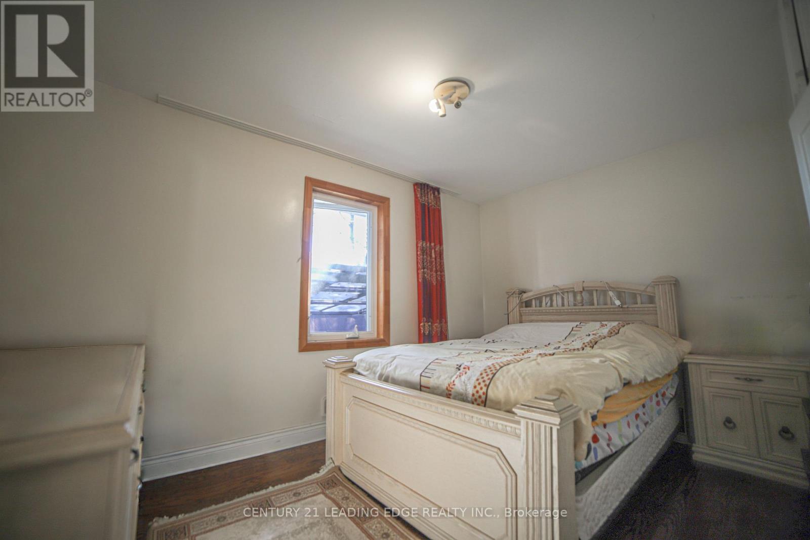 11 Chestnut Hills Crescent, Toronto, Ontario  M9A 2W3 - Photo 16 - W12476337