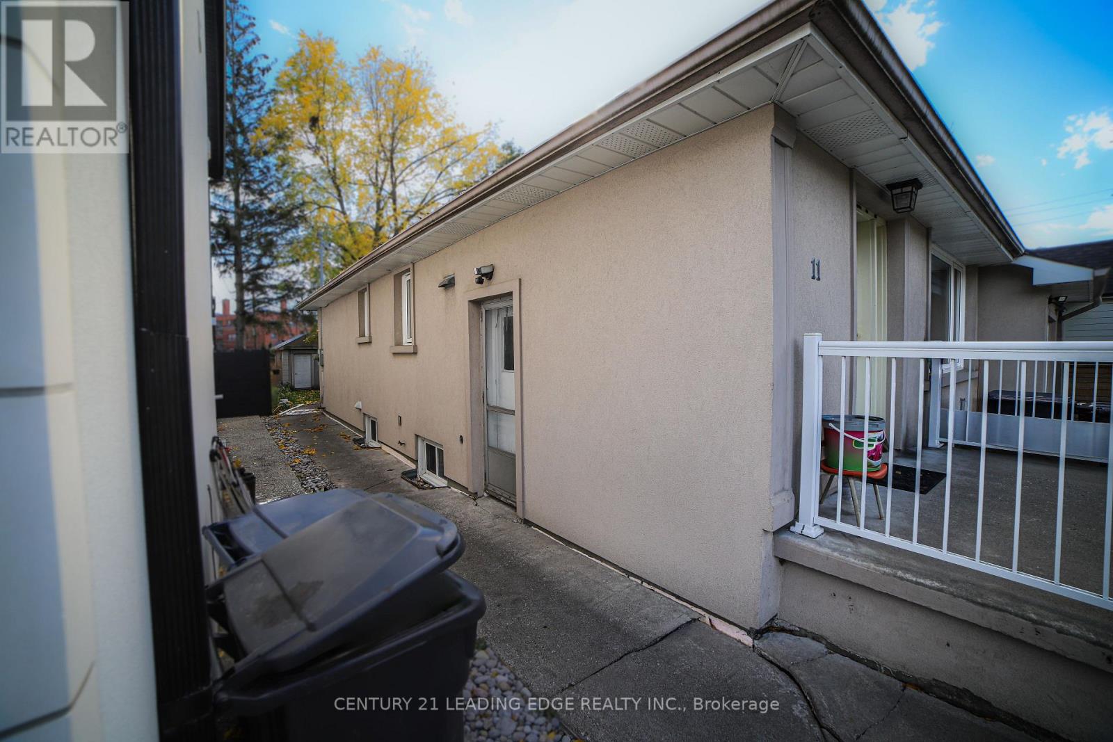 11 Chestnut Hills Crescent, Toronto, Ontario  M9A 2W3 - Photo 33 - W12476337