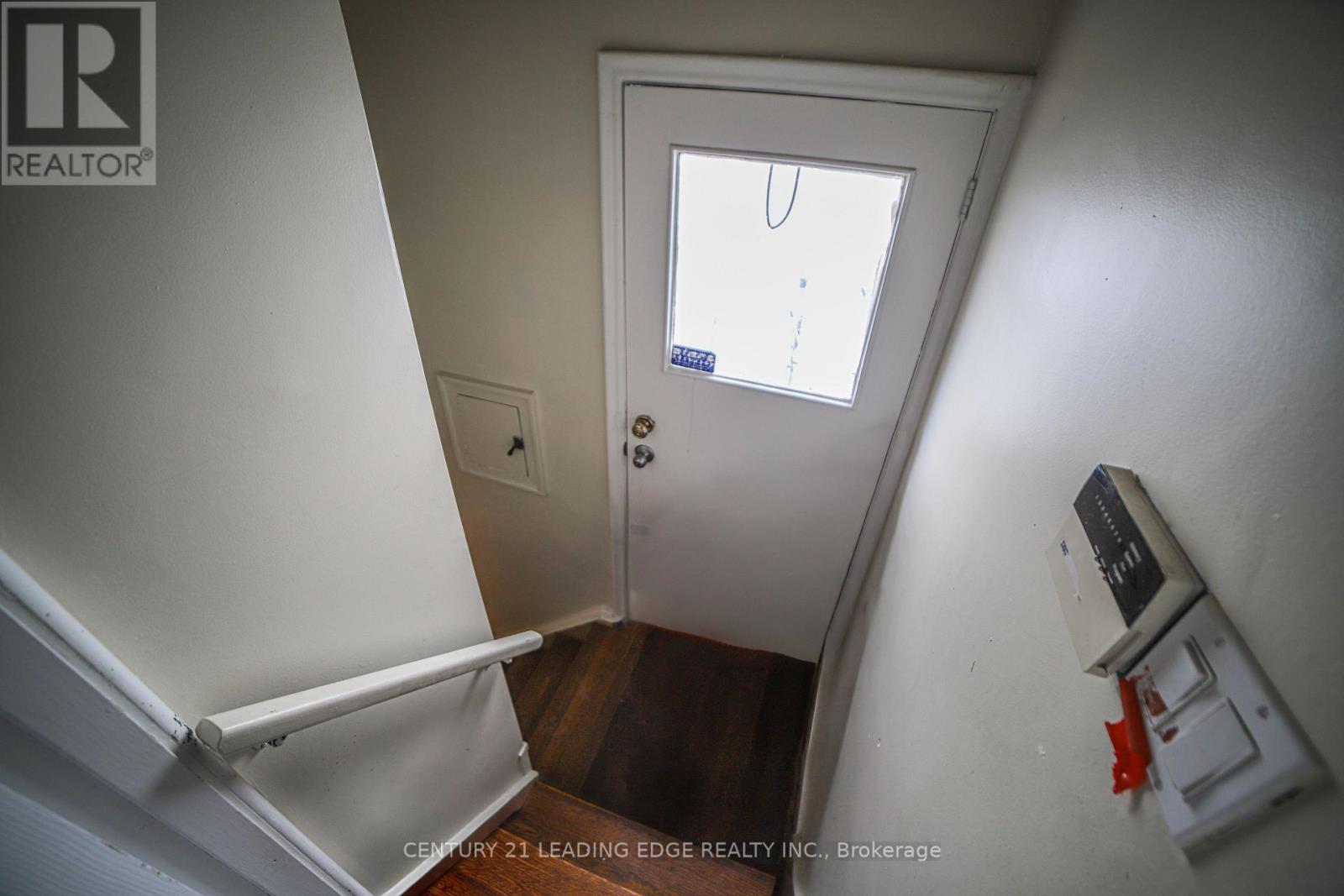11 Chestnut Hills Crescent, Toronto, Ontario  M9A 2W3 - Photo 26 - W12476337