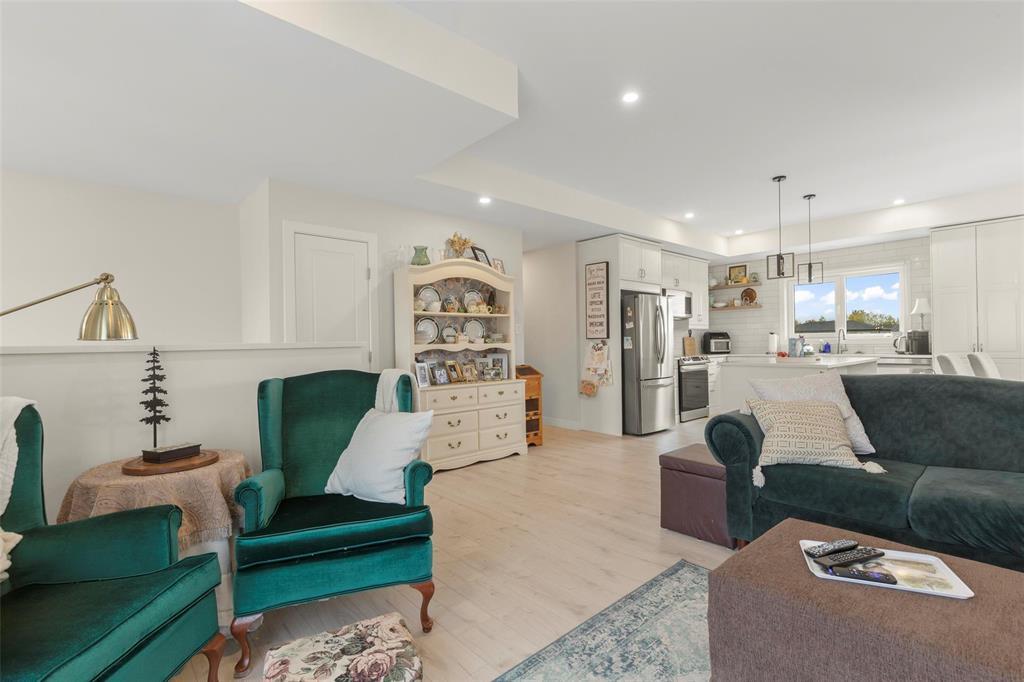 98 Seine River Crossing, Ste Anne, Manitoba  R5H 0A7 - Photo 15 - 202523170