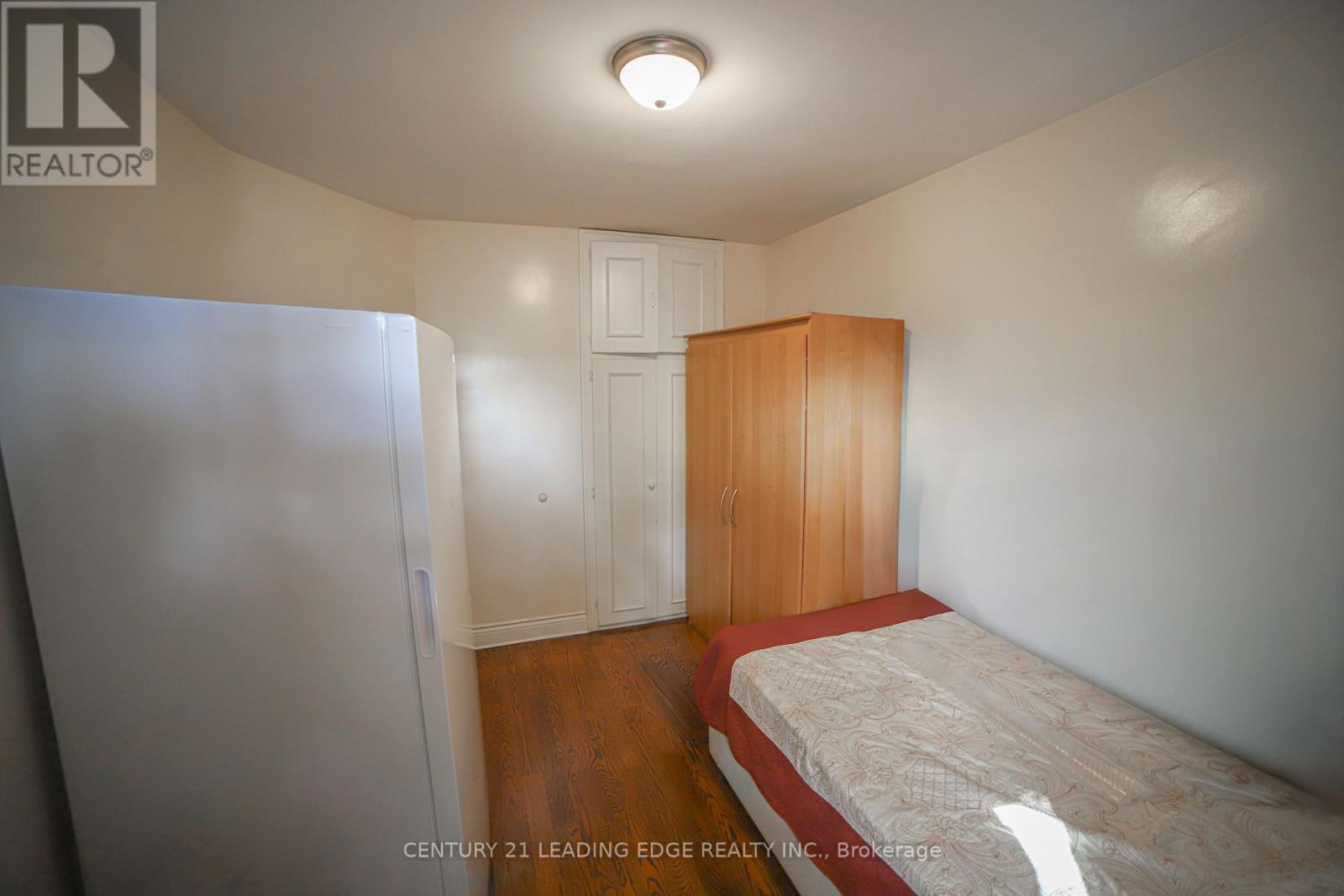 11 Chestnut Hills Crescent, Toronto, Ontario  M9A 2W3 - Photo 19 - W12476337