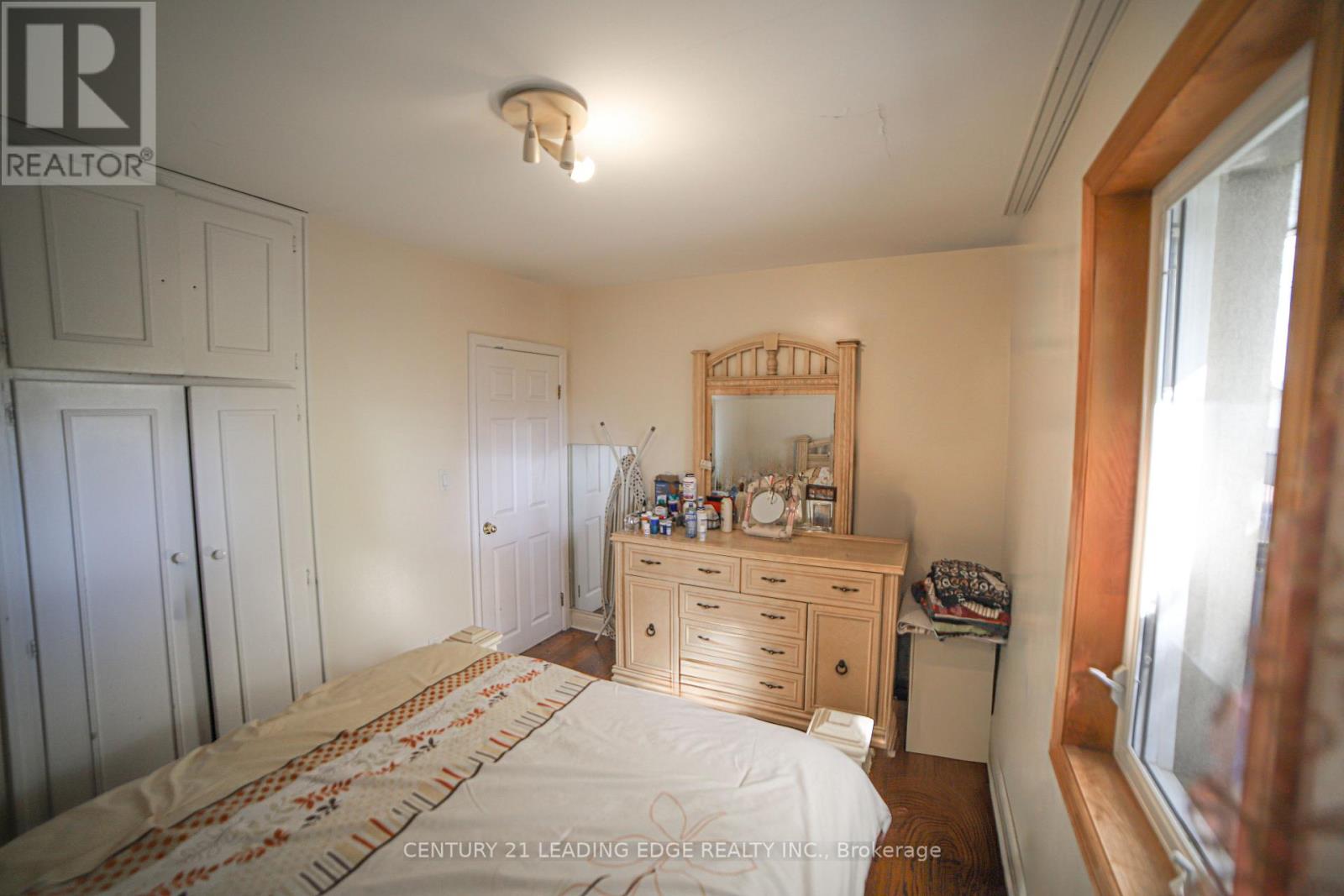 11 Chestnut Hills Crescent, Toronto, Ontario  M9A 2W3 - Photo 17 - W12476337