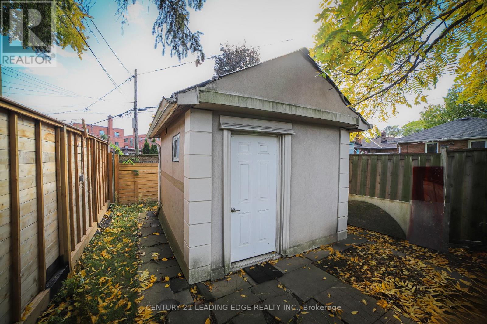 11 Chestnut Hills Crescent, Toronto, Ontario  M9A 2W3 - Photo 7 - W12476337