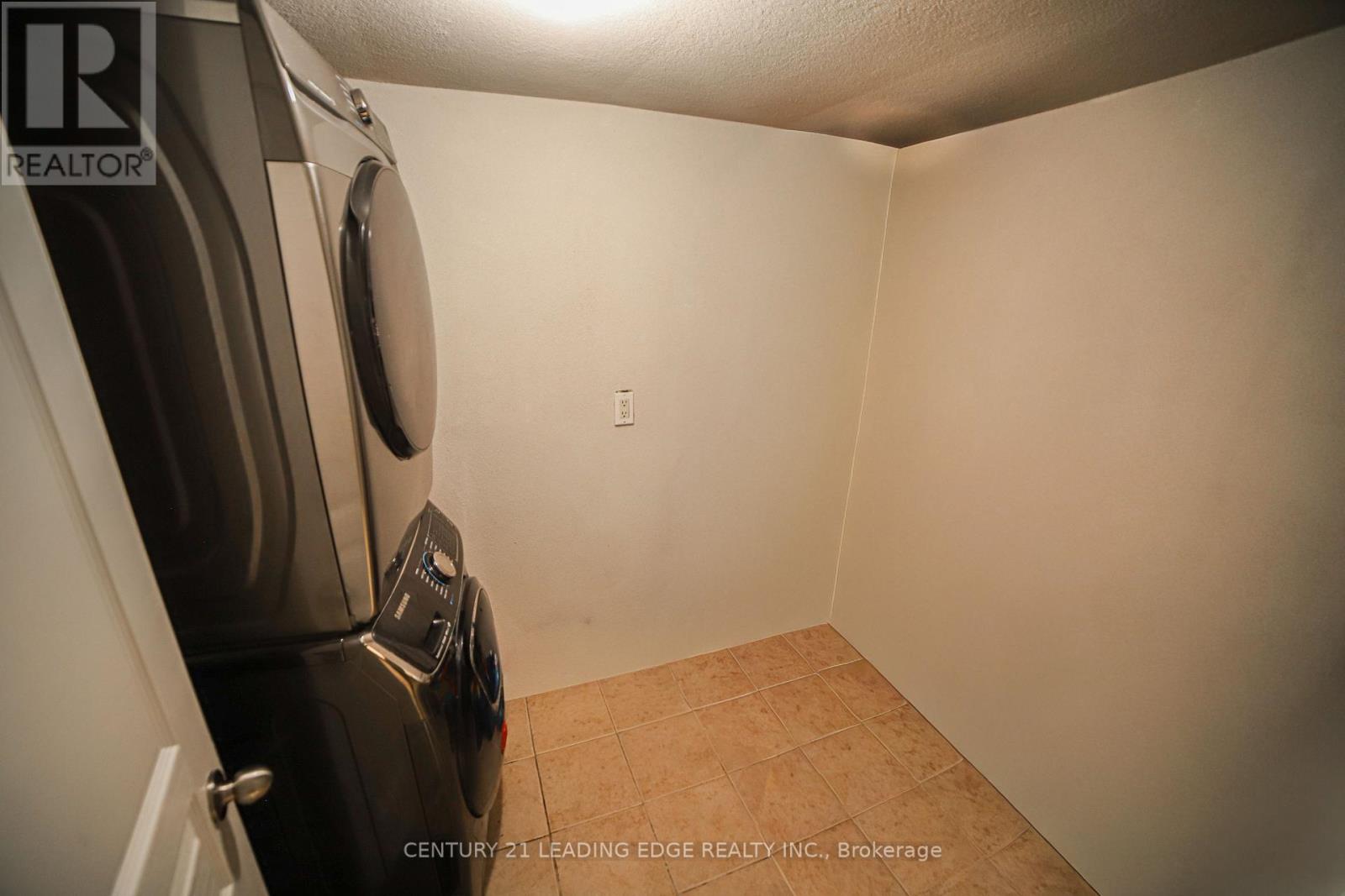 11 Chestnut Hills Crescent, Toronto, Ontario  M9A 2W3 - Photo 27 - W12476337