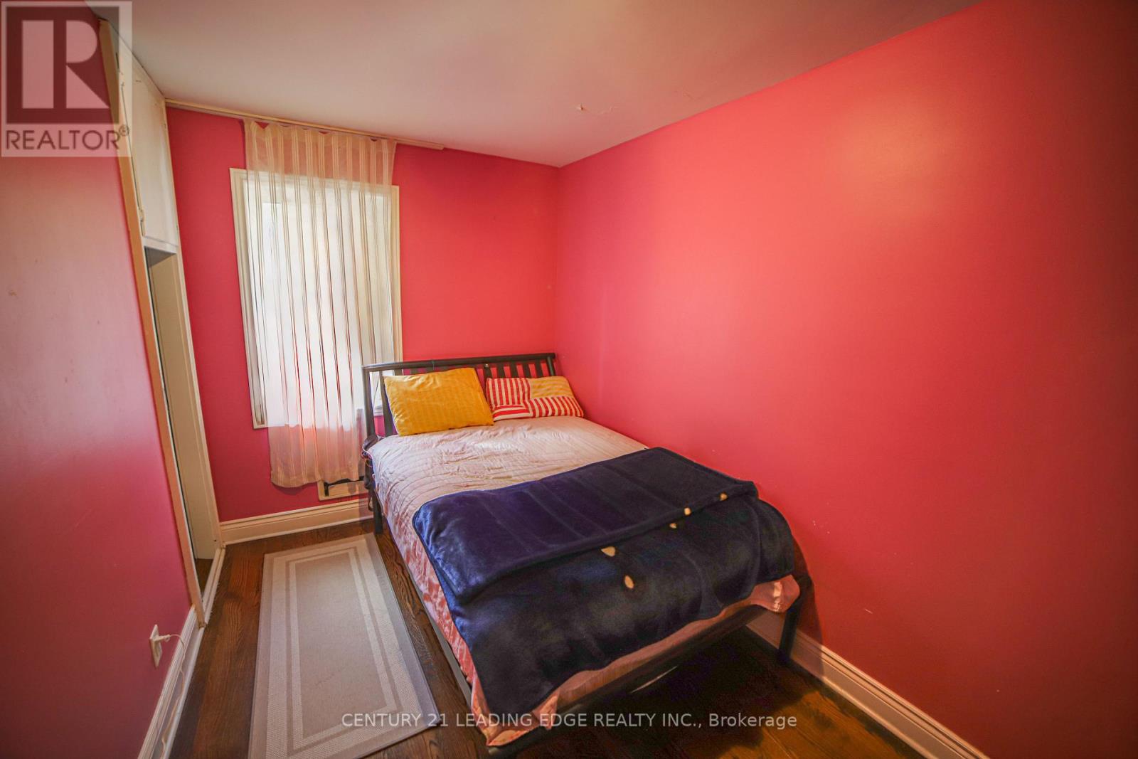 11 Chestnut Hills Crescent, Toronto, Ontario  M9A 2W3 - Photo 20 - W12476337