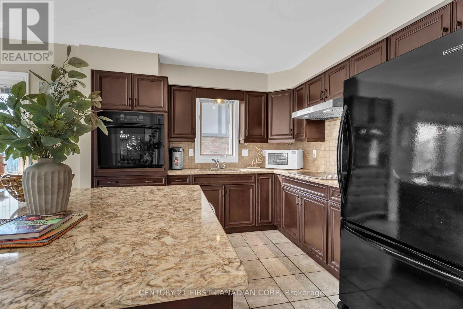 27 Lavender Way, London North, Ontario  N5X 3H9 - Photo 15 - X12478606