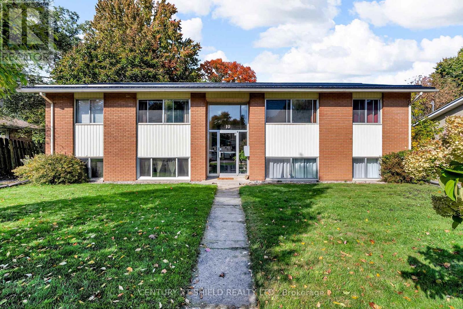 10 Winters Court, Brockville, Ontario  K6V 1T7 - Photo 1 - X12479078