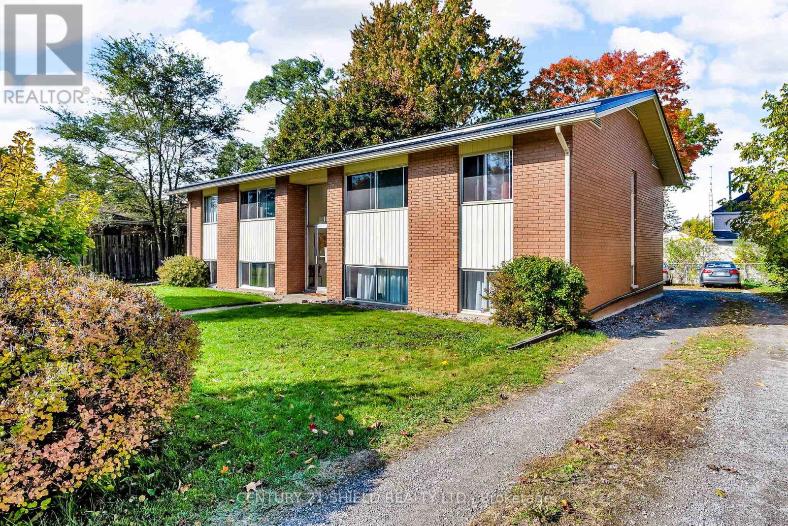 10 Winters Court, Brockville, Ontario  K6V 1T7 - Photo 2 - X12479078