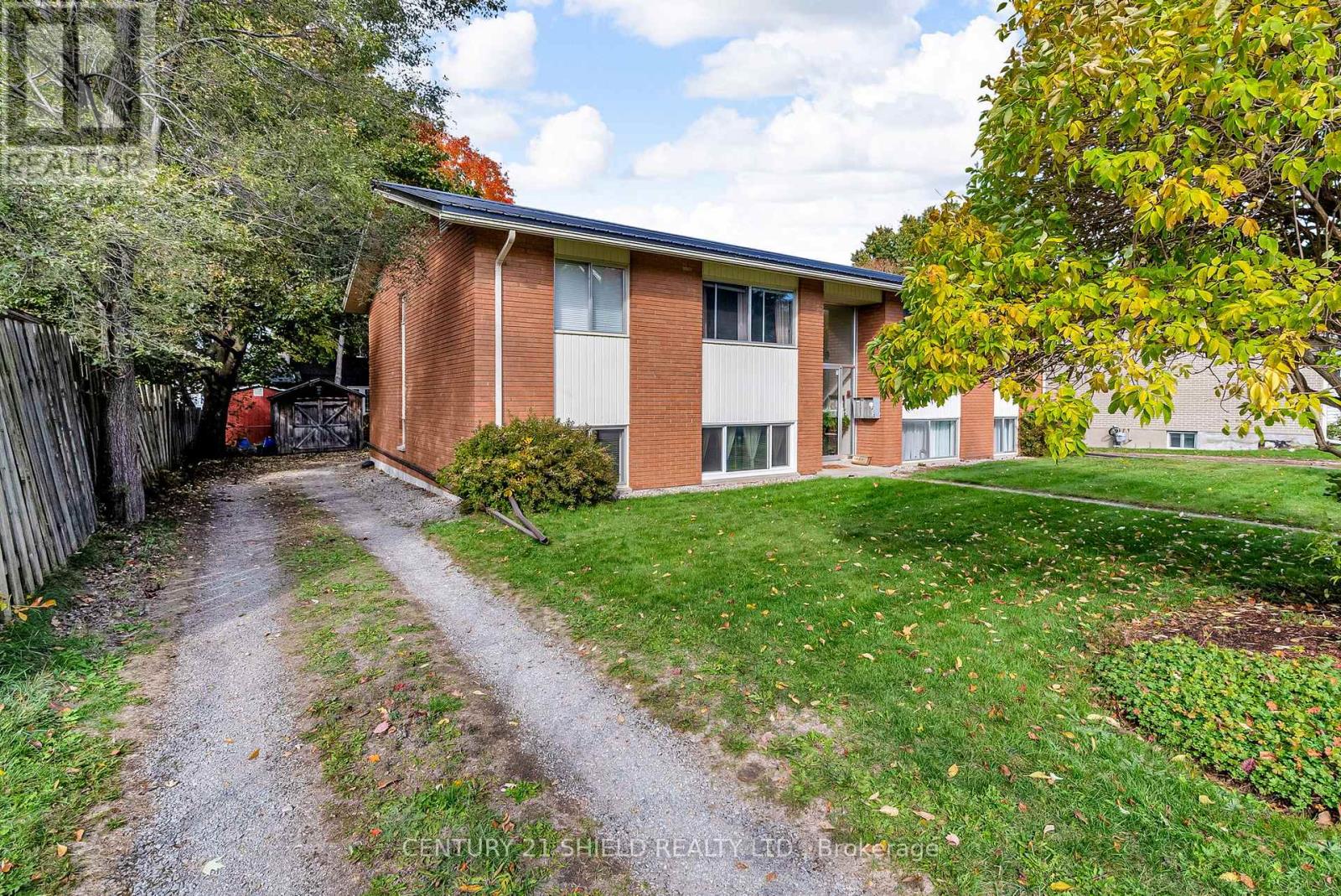 10 Winters Court, Brockville, Ontario  K6V 1T7 - Photo 3 - X12479078