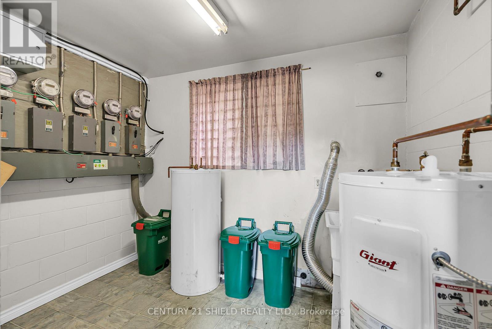 10 Winters Court, Brockville, Ontario  K6V 1T7 - Photo 9 - X12479078