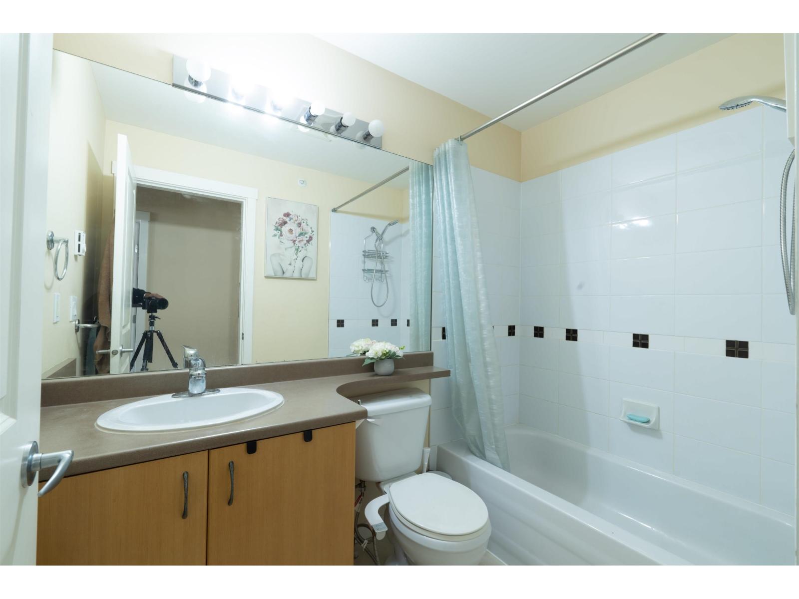 19537 Fraser Highway, Surrey, British Columbia  V3S 6K7 - Photo 9 - C8073273