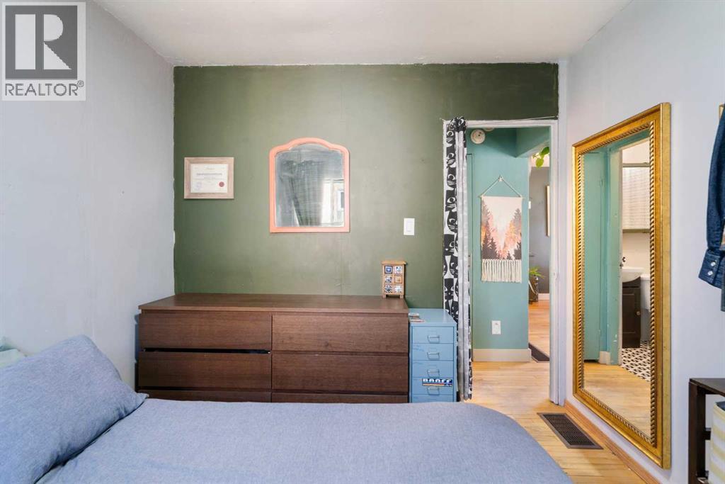 8012 33 Avenue Nw, Calgary, Alberta  T3B 1L7 - Photo 8 - A2257242