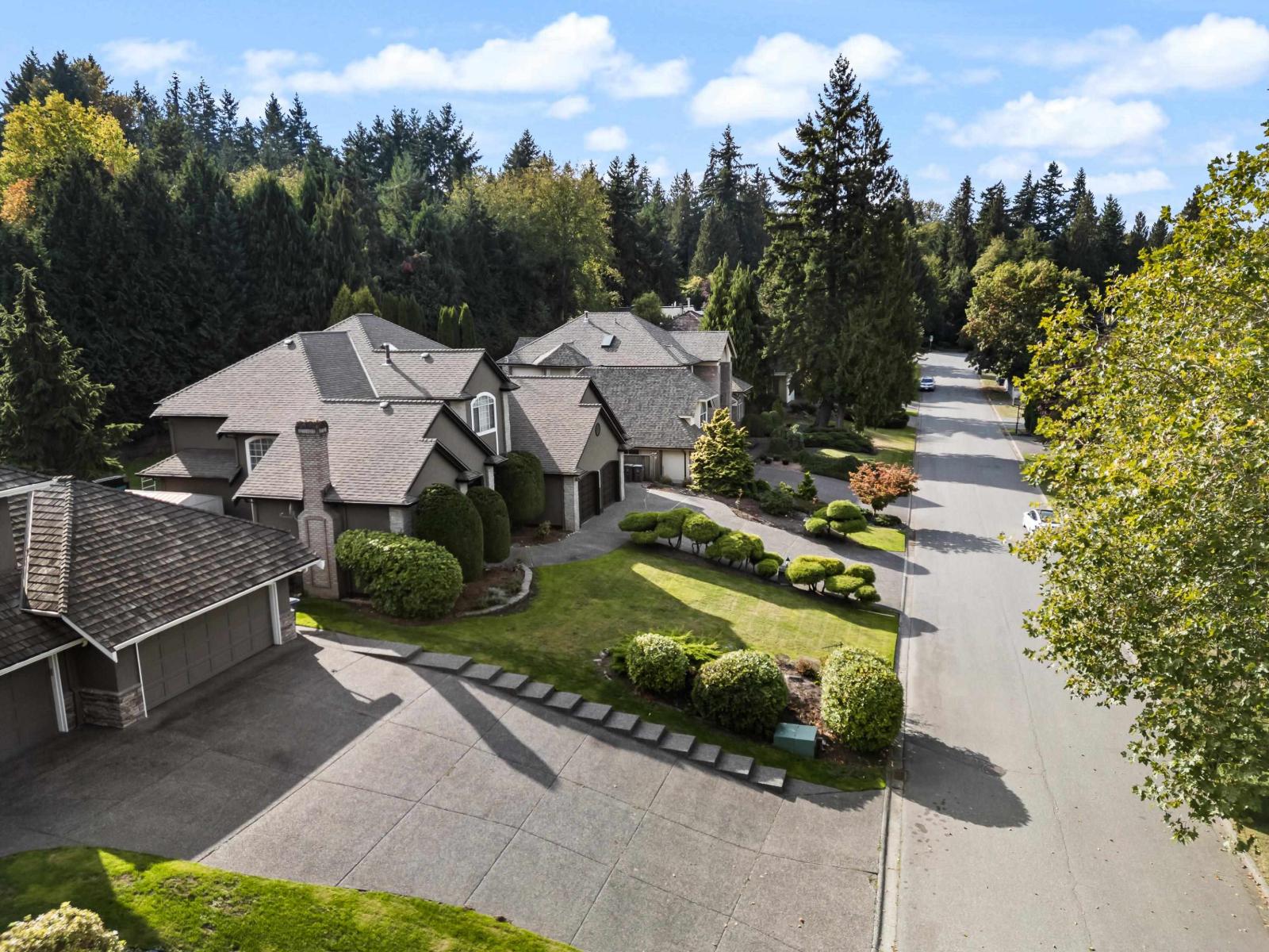 14320 29a Avenue, Surrey, British Columbia  V4P 2H6 - Photo 2 - R3061449