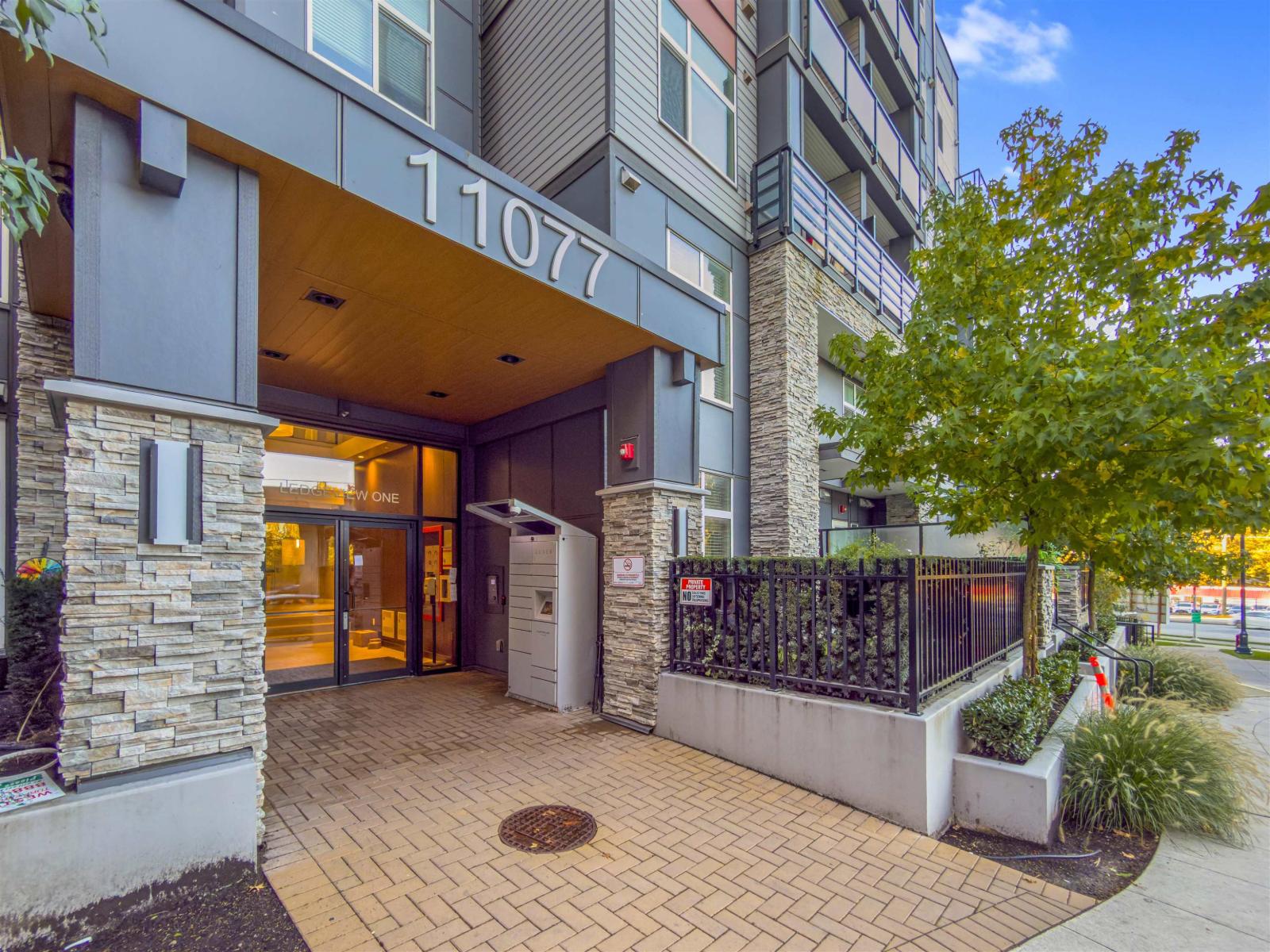 406 11077 Ravine Road, Surrey, British Columbia  V3T 0R7 - Photo 2 - R3059849