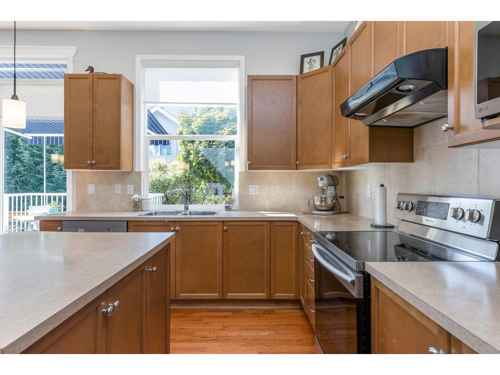 7037 201 Street, Langley, British Columbia  V2Y 2Z3 - Photo 6 - R3061414