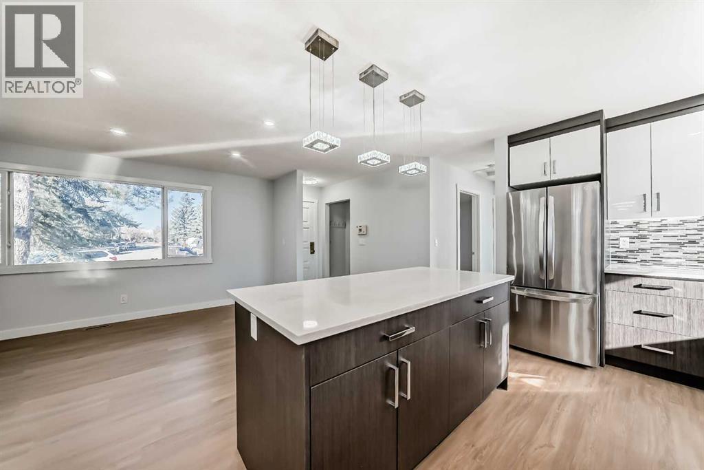 207 Pinecliff Way Ne, Calgary, Alberta  T1Y 3X4 - Photo 12 - A2266568