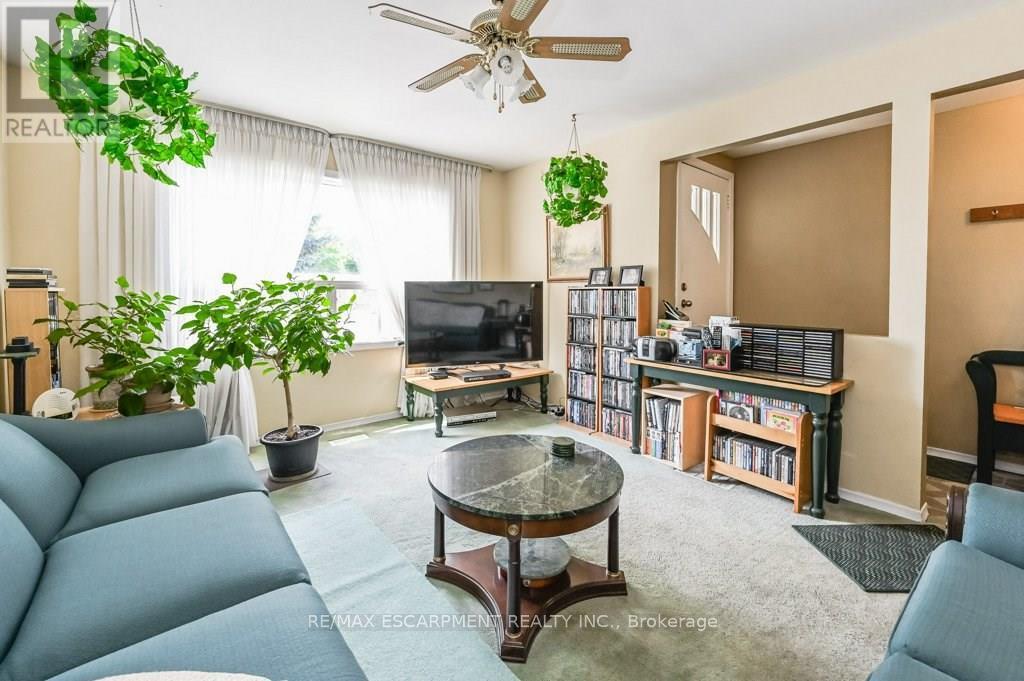 641 Limeridge Road E, Hamilton (Thorner), Ontario  L8W 1A2 - Photo 7 - X12472326