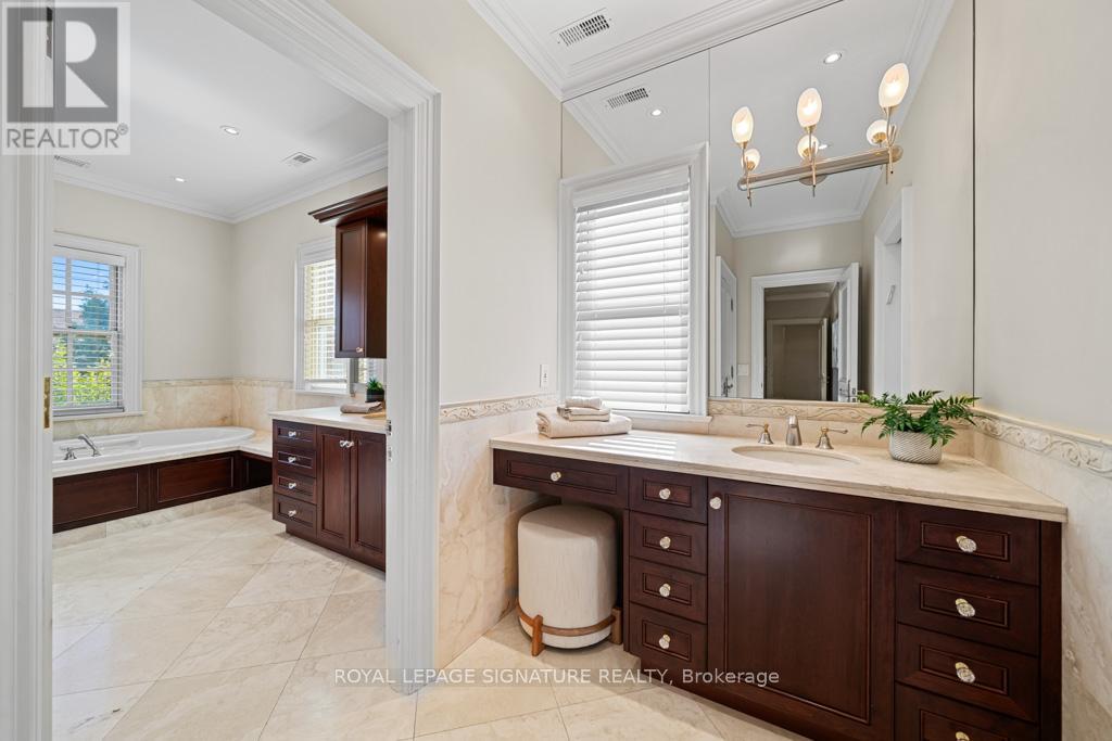 428 Glengrove Avenue, Toronto, Ontario  M5N 1X2 - Photo 17 - C12479073
