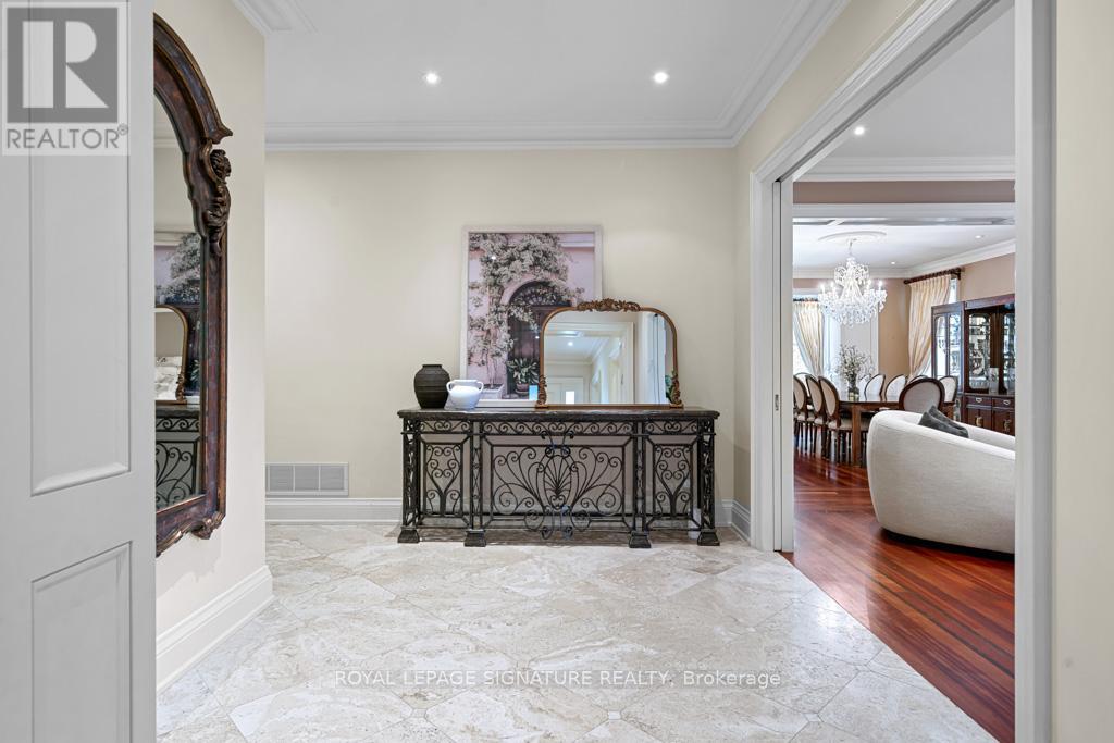 428 Glengrove Avenue, Toronto, Ontario  M5N 1X2 - Photo 4 - C12479073