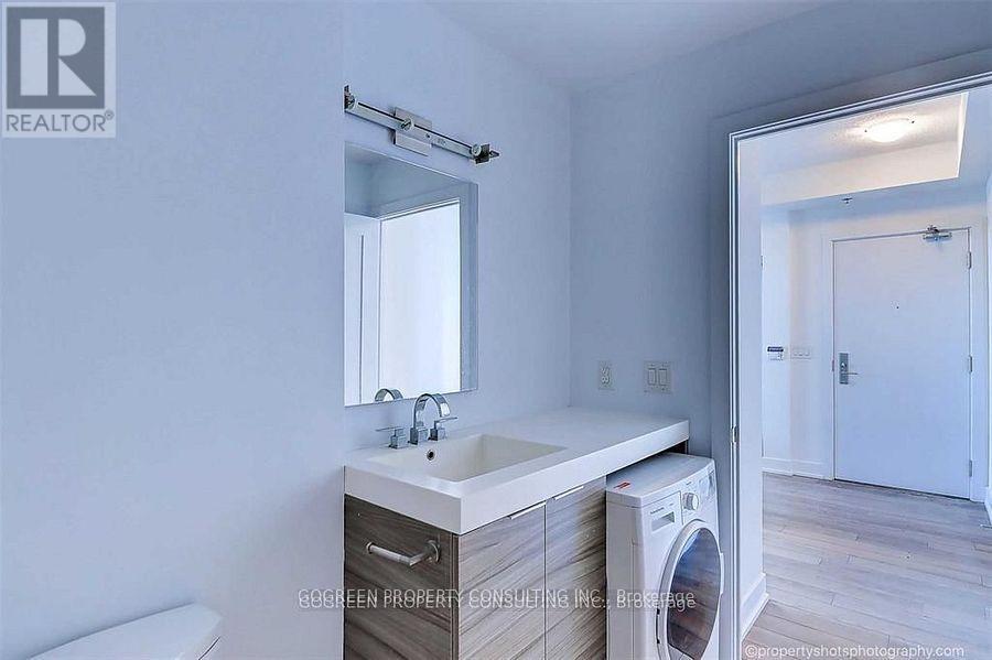 3404 - 318 Richmond Street W, Toronto, Ontario  M5V 1X2 - Photo 3 - C12479109