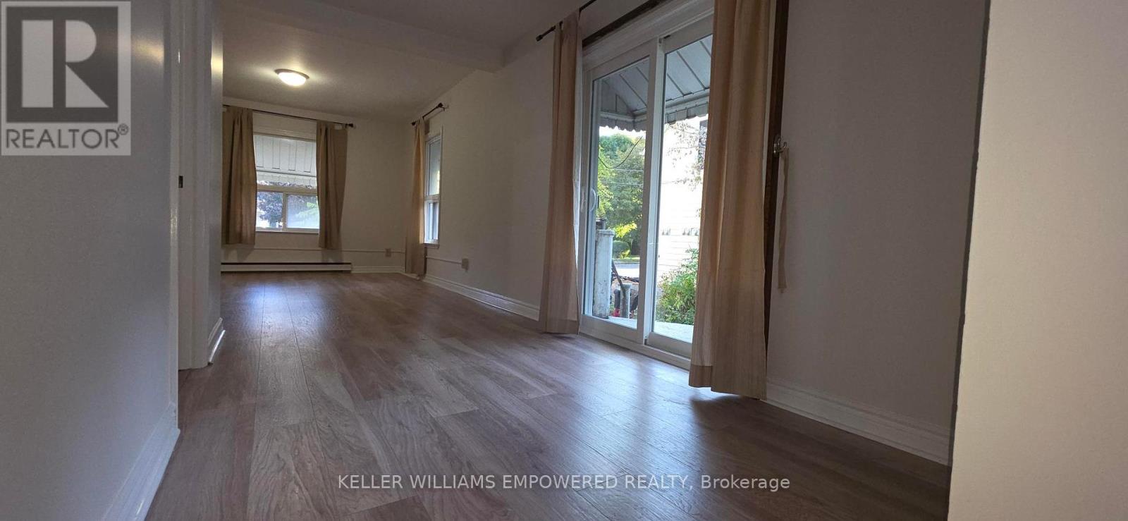 Main Floor - 89 Centre Street E, Richmond Hill, Ontario  L4C 1A3 - Photo 4 - N12438063