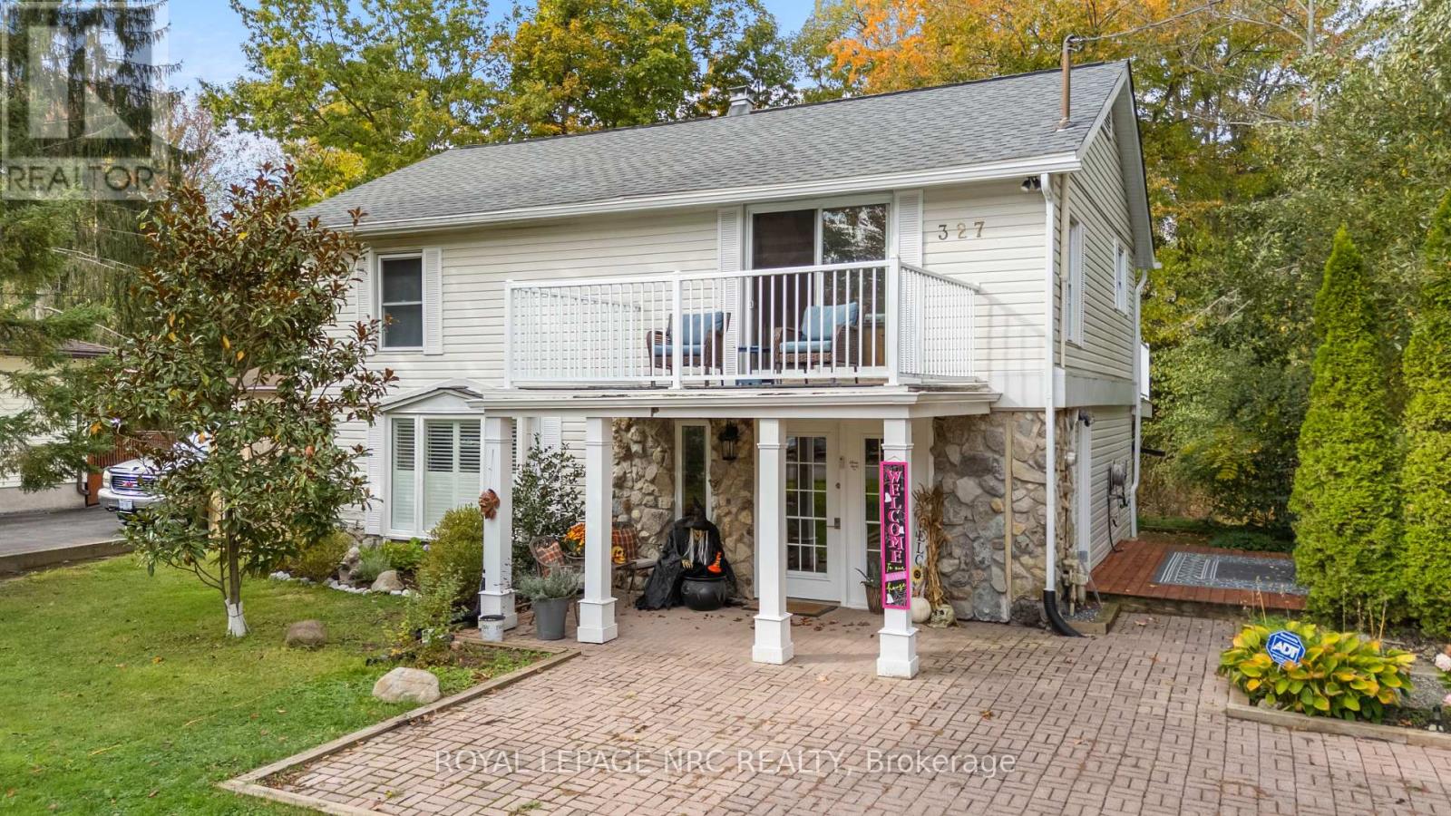 327 Maple Leaf Avenue N, Fort Erie, Ontario  L0S 1N0 - Photo 3 - X12479133