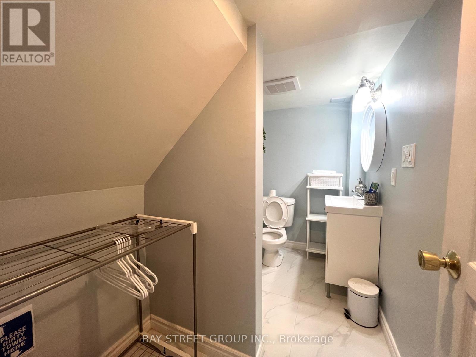 45 Lillooet Crescent, Richmond Hill, Ontario  L4C 5A6 - Photo 15 - N12479054