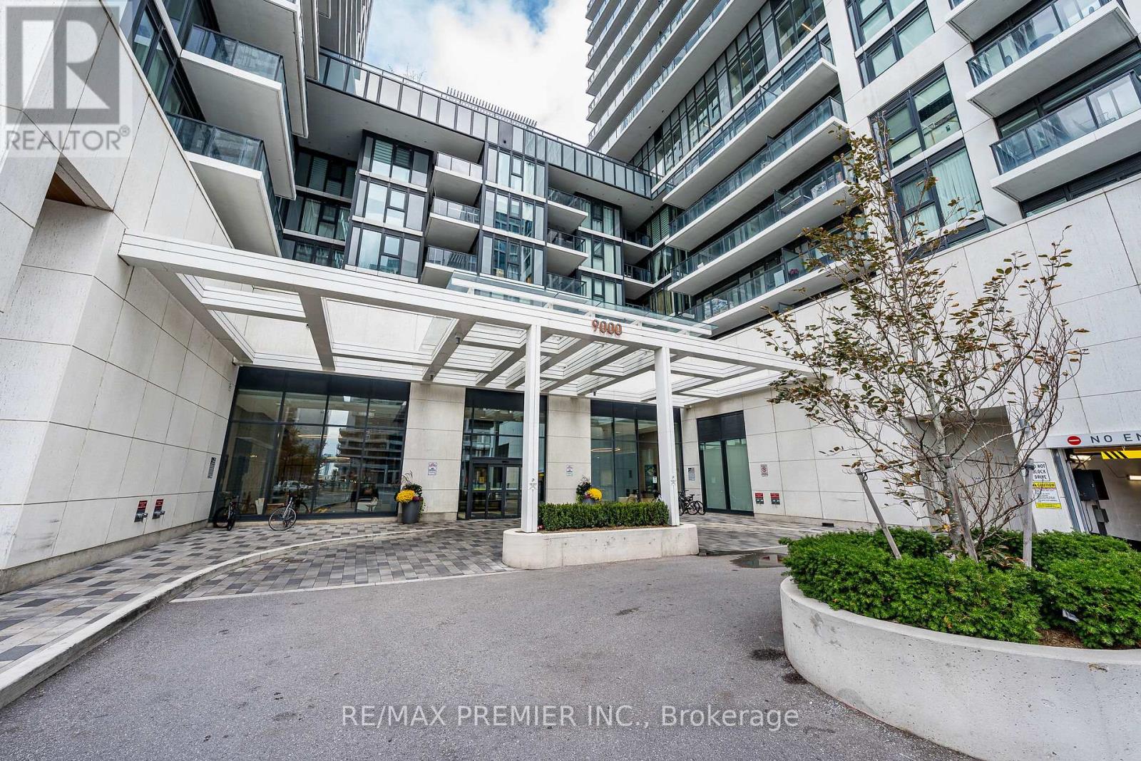 215 - 9000 Jane Street, Vaughan, Ontario  L4K 0M6 - Photo 3 - N12479060