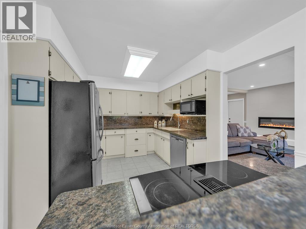 7 Longbeach Drive, Leamington, Ontario  N8H 4H9 - Photo 12 - 25027028