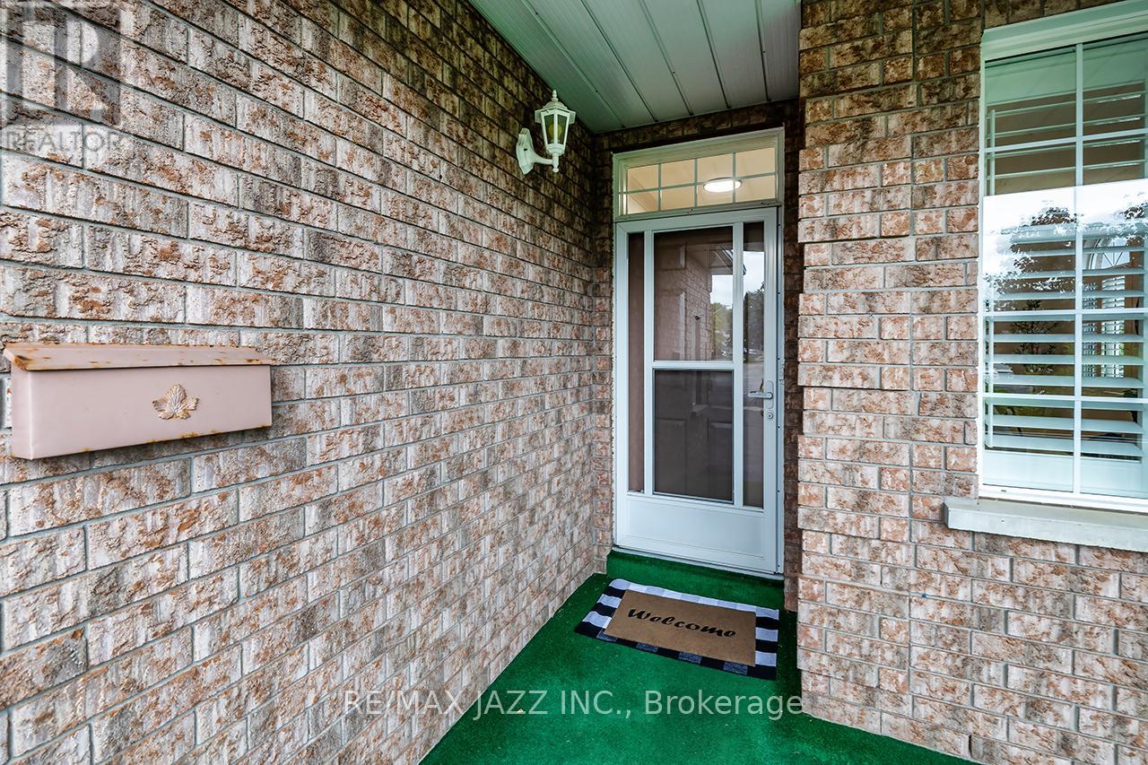 875 Beatrice Street E, Oshawa, Ontario  L1K 2H8 - Photo 4 - E12479170