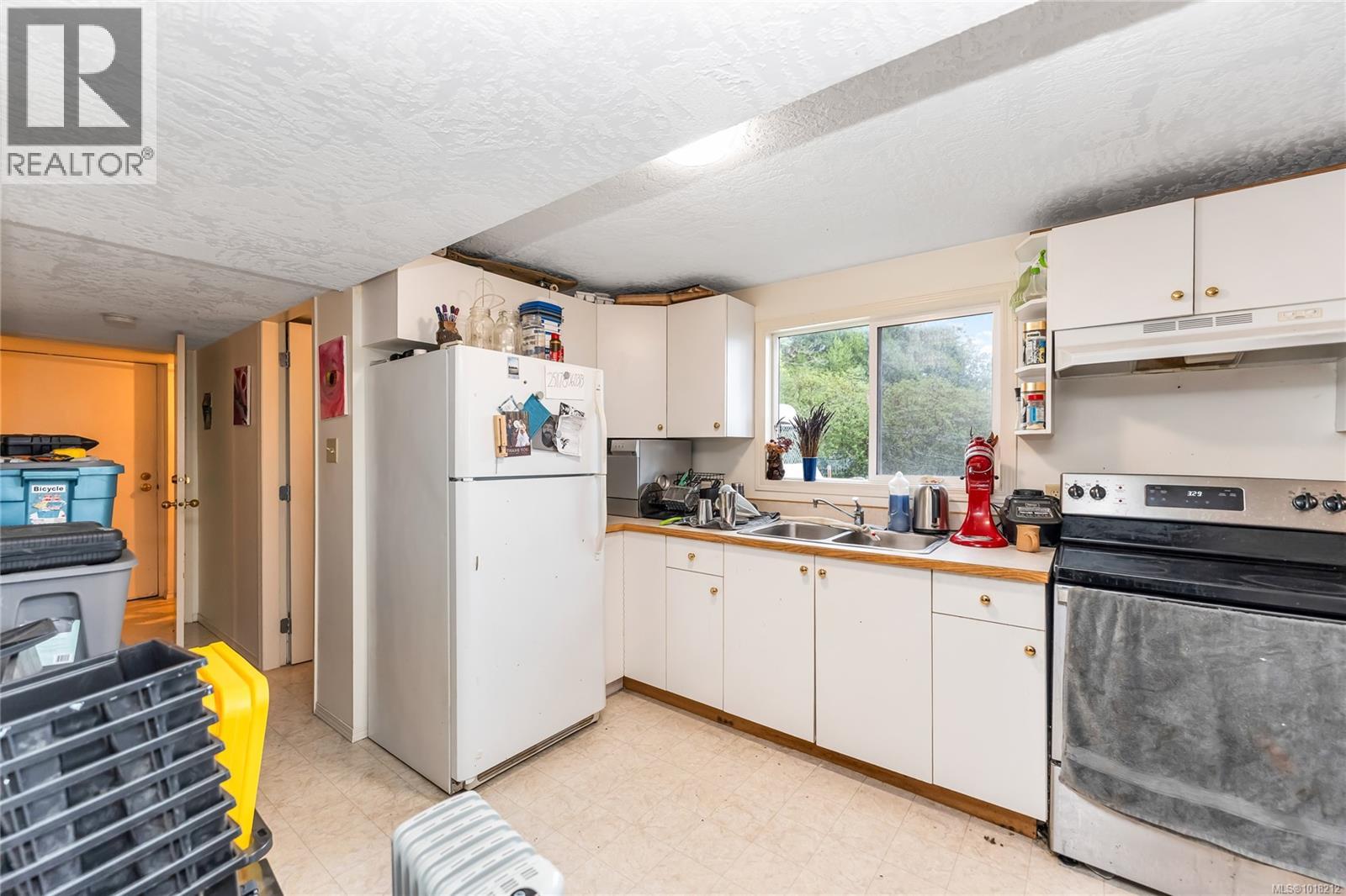 242 Portsmouth Dr, Colwood, British Columbia  V9C 1R9 - Photo 26 - 1018212