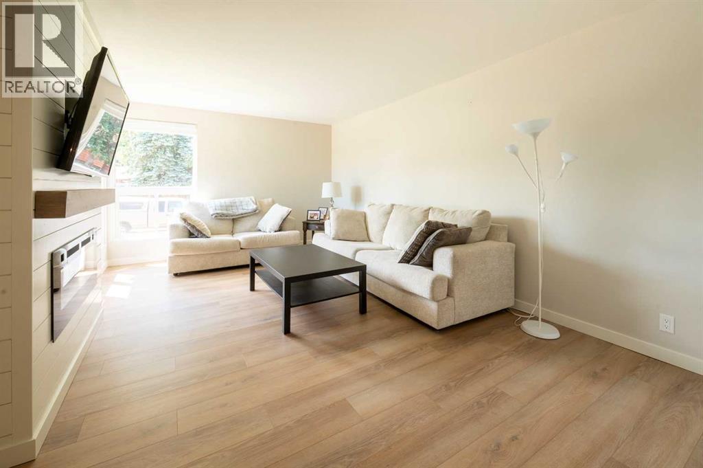 19 Sherwood Crescent, Red Deer, Alberta  T4N 0A4 - Photo 3 - A2257981