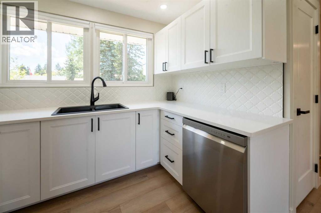 19 Sherwood Crescent, Red Deer, Alberta  T4N 0A4 - Photo 9 - A2257981