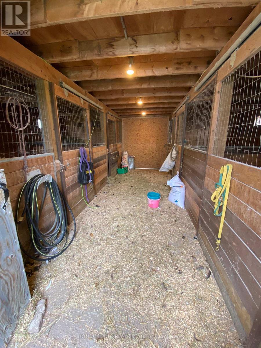 947 Townline Road N, North Grenville, Ontario  K0G 1J0 - Photo 22 - X12479135