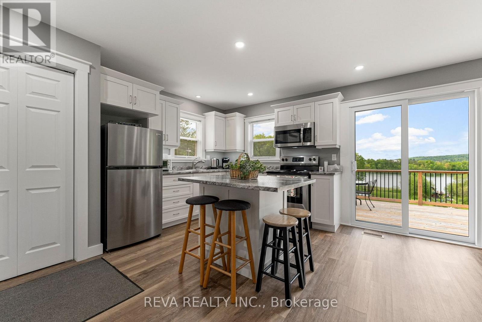 83 Siberia Road, Madawaska Valley, Ontario  K0J 1B0 - Photo 5 - X12479146