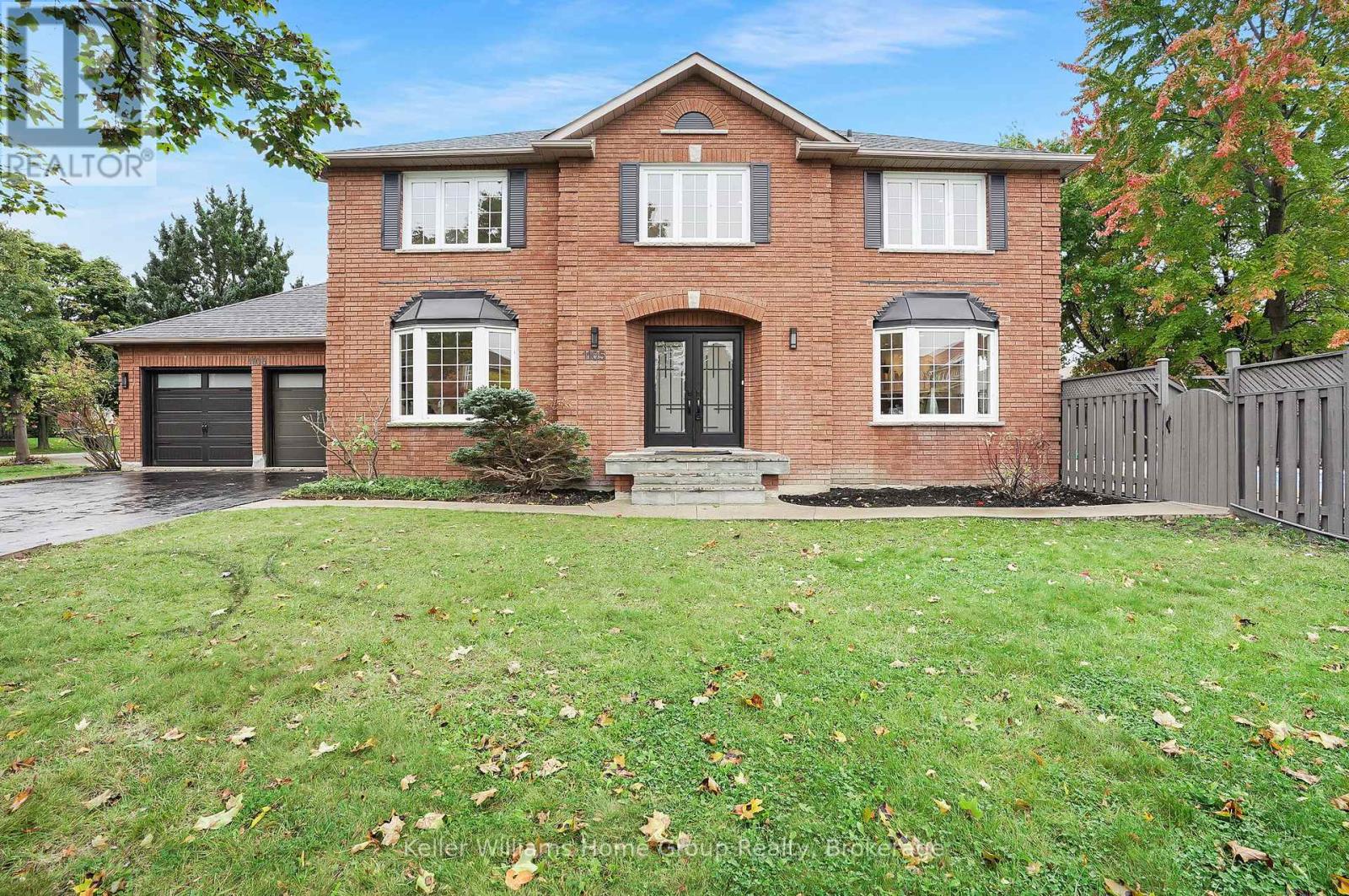 1105 Ewing Crescent, Mississauga, Ontario  L5V 1B9 - Photo 2 - W12479000