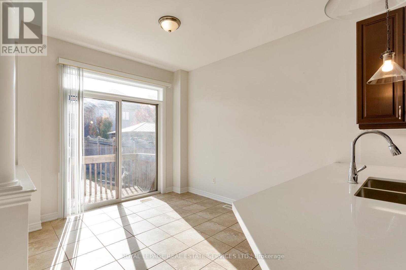 2464 Quetico Crescent, Oakville, Ontario  L6M 0R4 - Photo 17 - W12479084