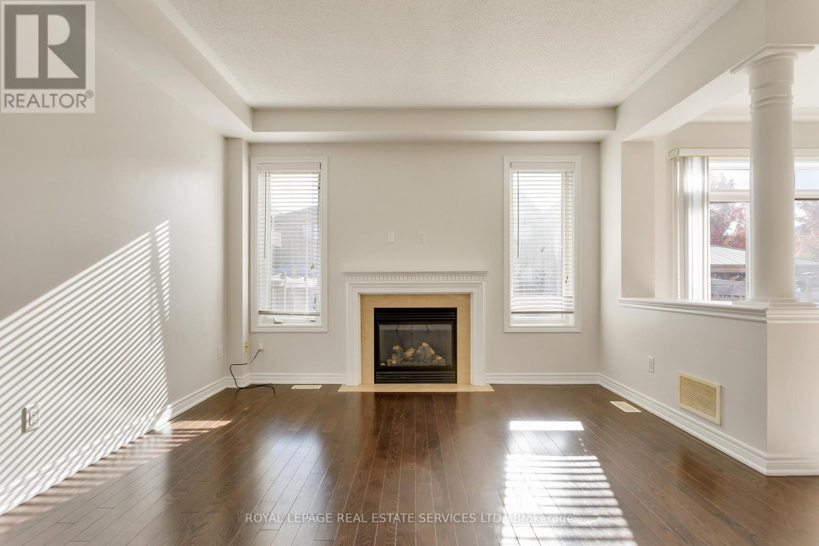 2464 Quetico Crescent, Oakville, Ontario  L6M 0R4 - Photo 2 - W12479084