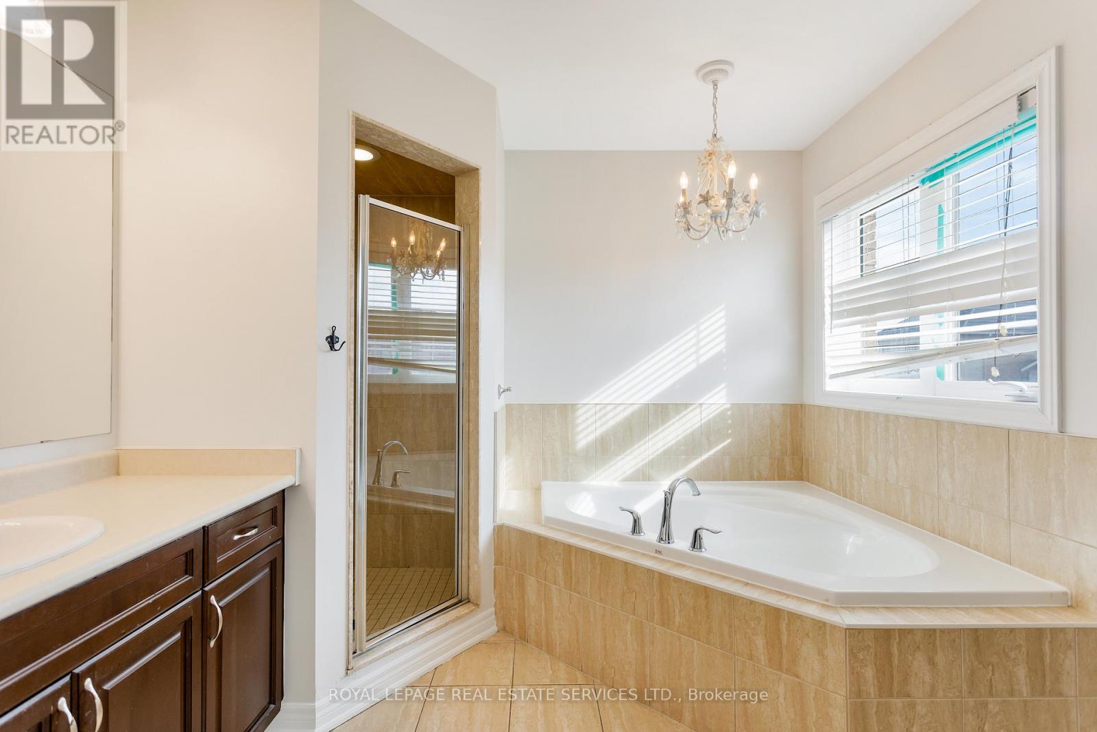 2464 Quetico Crescent, Oakville, Ontario  L6M 0R4 - Photo 37 - W12479084
