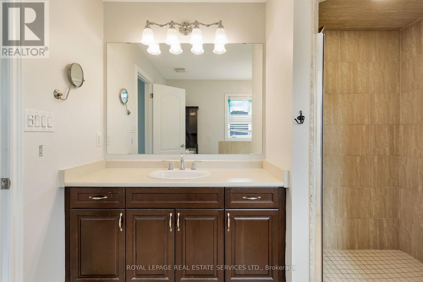 2464 Quetico Crescent, Oakville, Ontario  L6M 0R4 - Photo 38 - W12479084