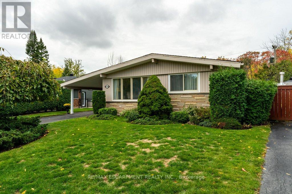 526 Elwood Road, Burlington, Ontario  L7N 3C7 - Photo 2 - W12479088