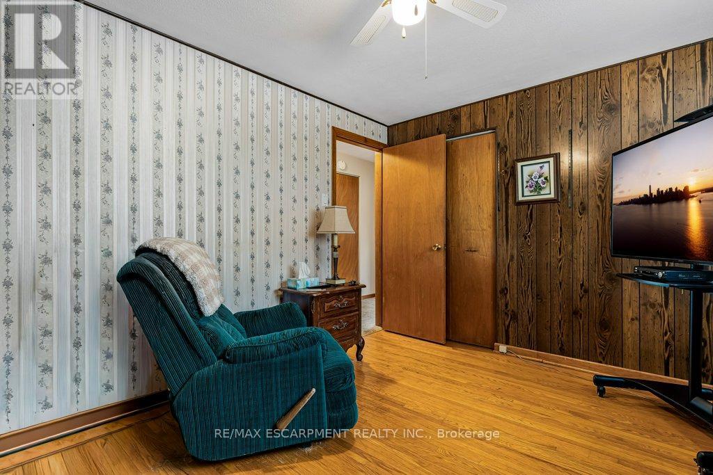 526 Elwood Road, Burlington, Ontario  L7N 3C7 - Photo 20 - W12479088