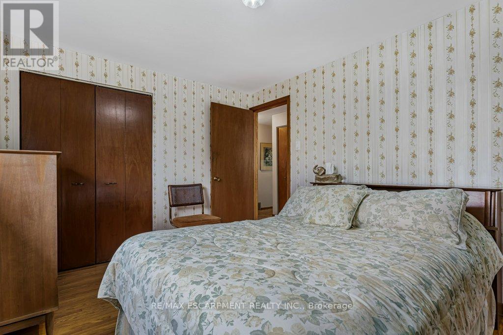 526 Elwood Road, Burlington, Ontario  L7N 3C7 - Photo 22 - W12479088