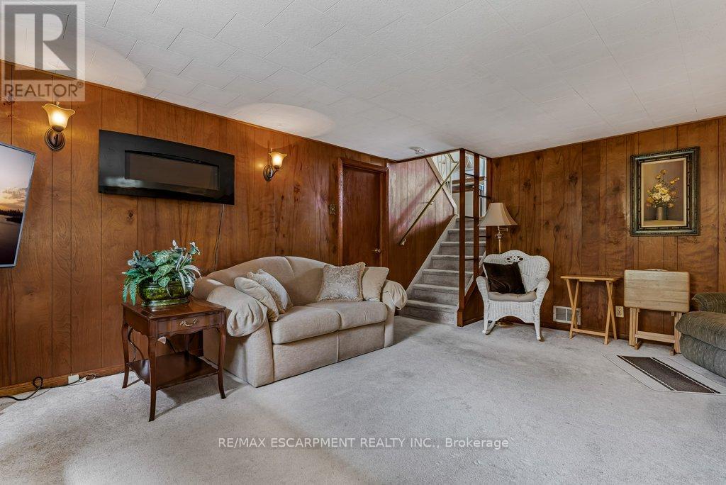526 Elwood Road, Burlington, Ontario  L7N 3C7 - Photo 25 - W12479088
