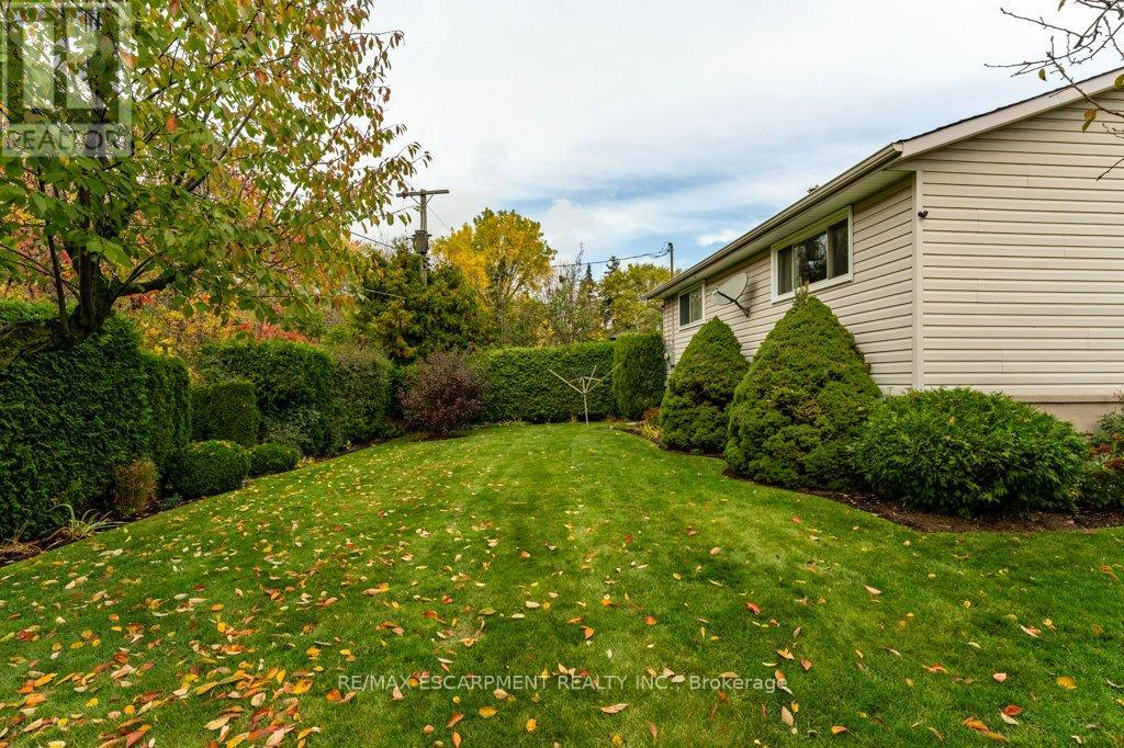 526 Elwood Road, Burlington, Ontario  L7N 3C7 - Photo 33 - W12479088