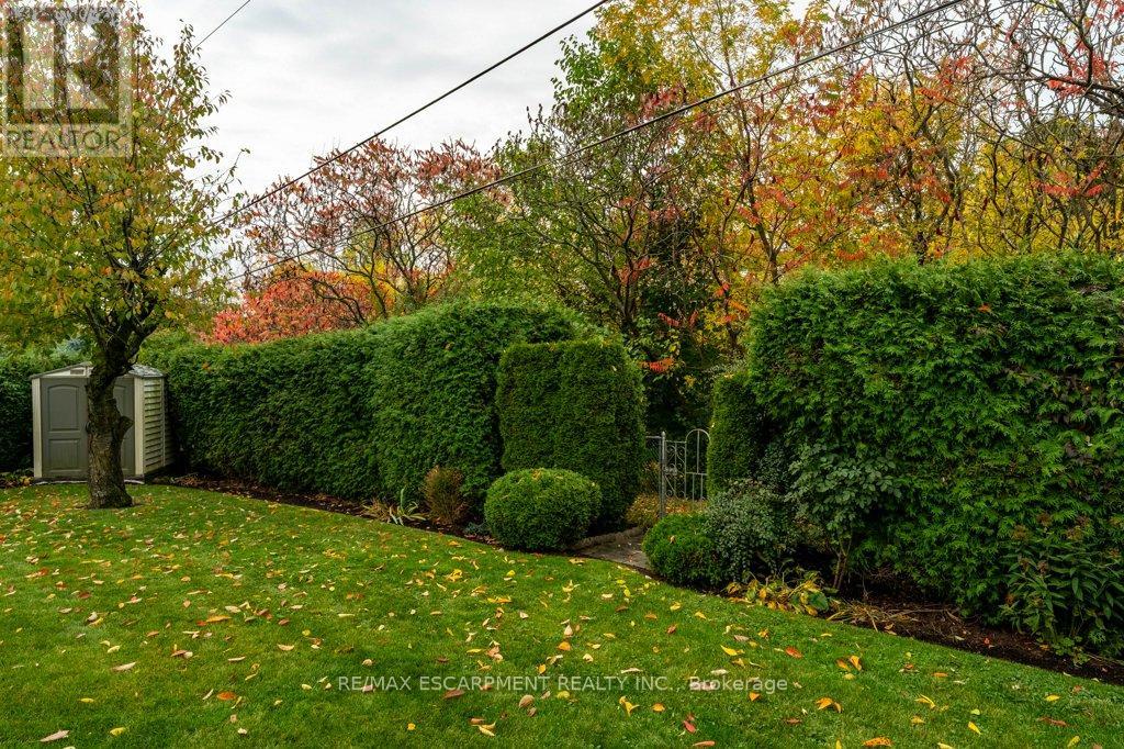 526 Elwood Road, Burlington, Ontario  L7N 3C7 - Photo 37 - W12479088