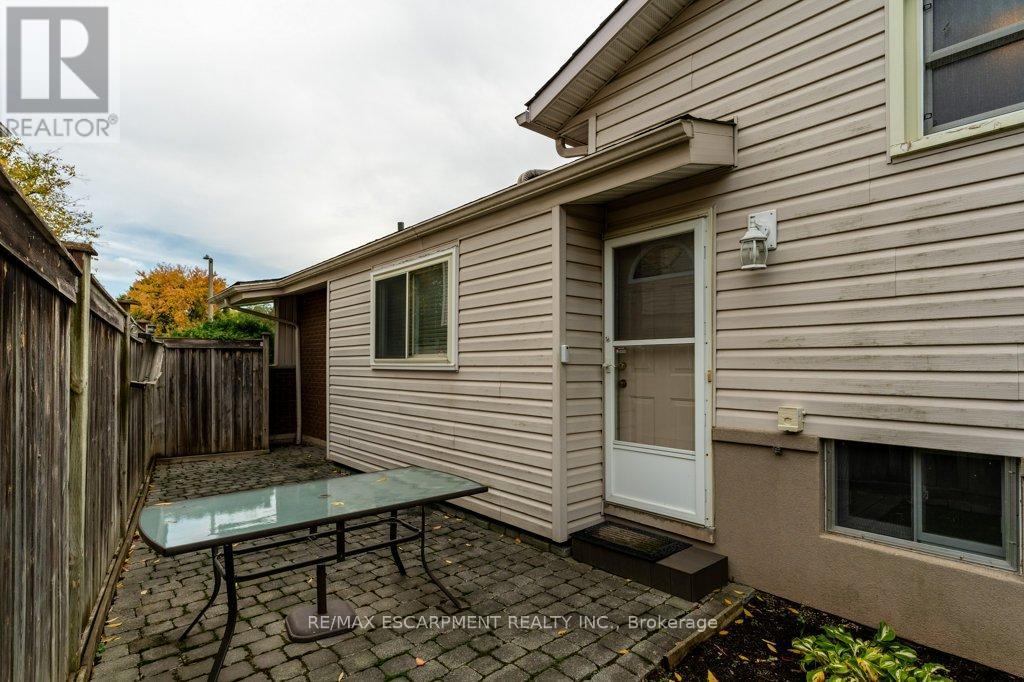 526 Elwood Road, Burlington, Ontario  L7N 3C7 - Photo 42 - W12479088