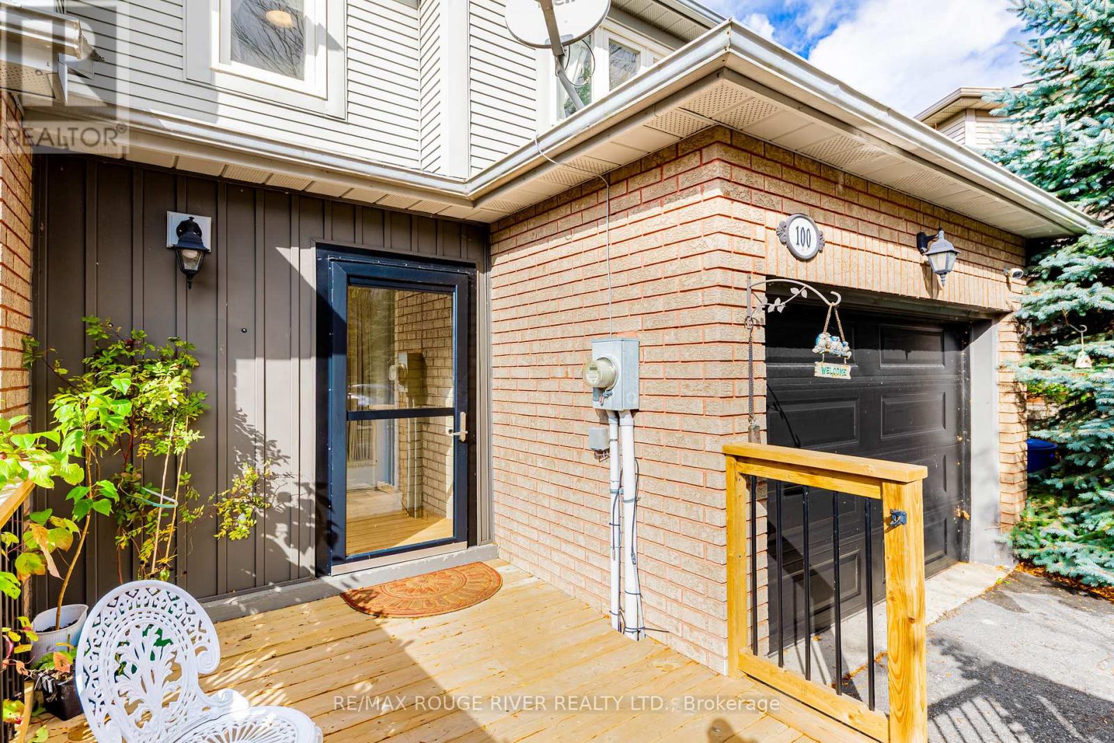 100 Lakeview Court, Orangeville, Ontario  L9W 4P3 - Photo 3 - W12479092